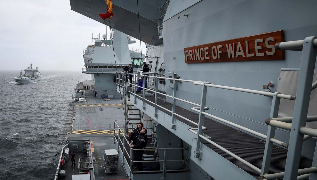 İngiltere'nin 65 milyar liralık savaş gemisi arıza yaptı