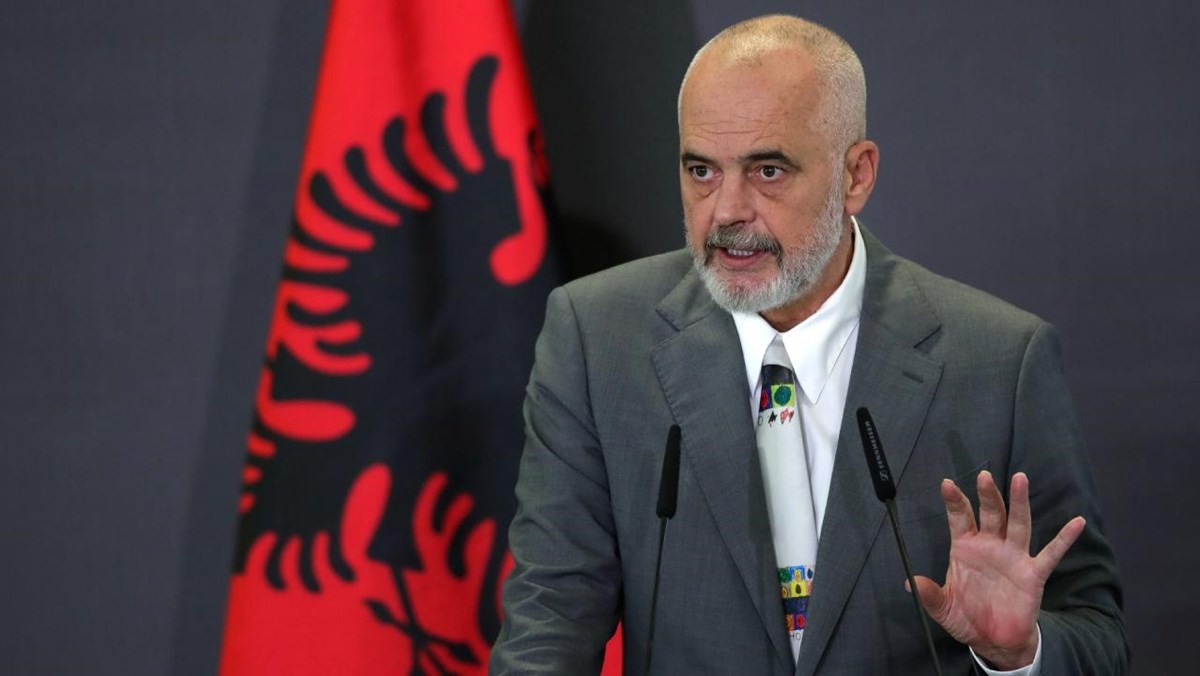 Arnavutluk Başbakanı Edi Rama, Bu aşırı tepki, siber saldırının ciddiyeti ve riski ile tamamen orantılıdır dedi.