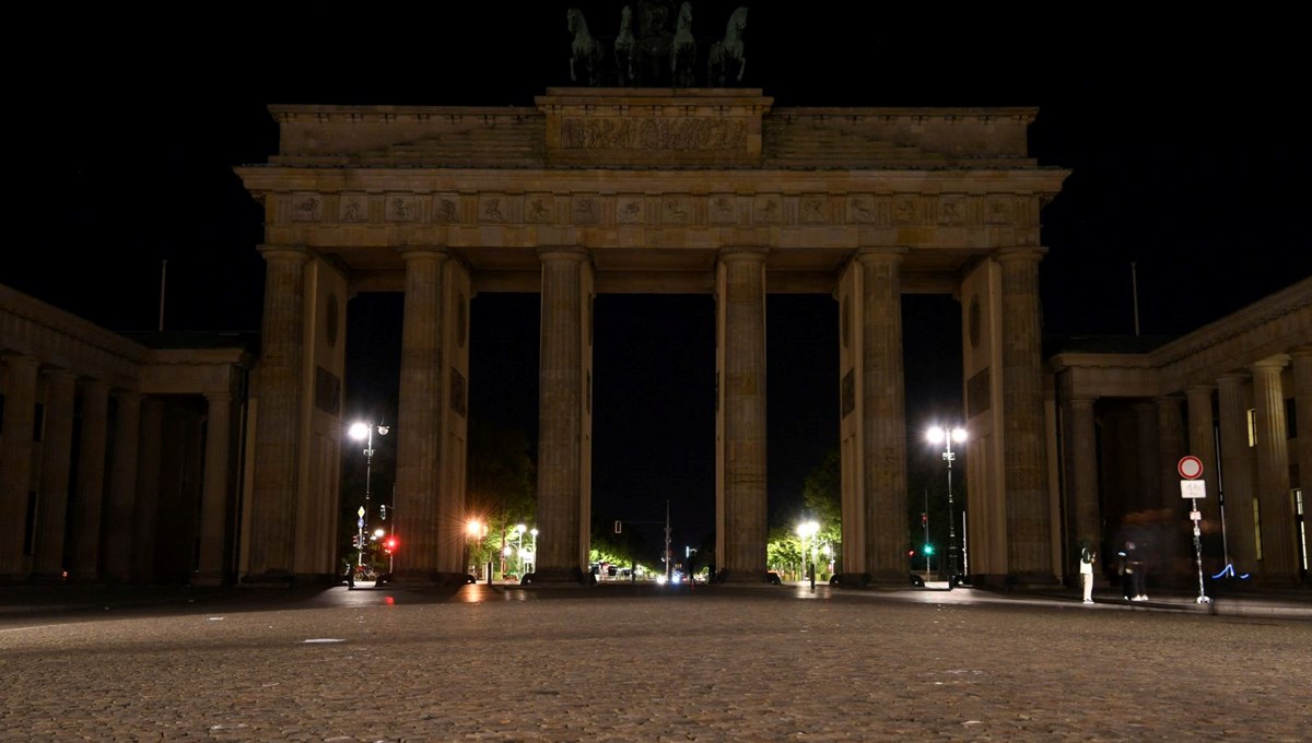 Almanya'da tasarruf tedbirleri: Gece ışıklandırmaları kapatıldı